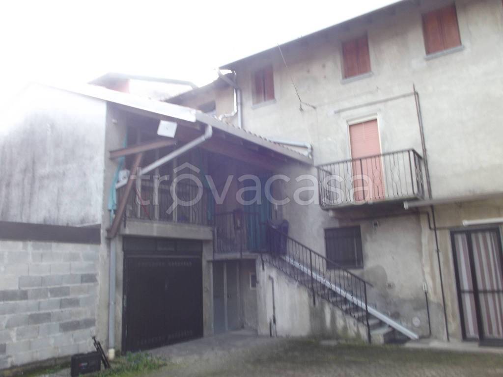 casa indipendente in vendita a Cerano