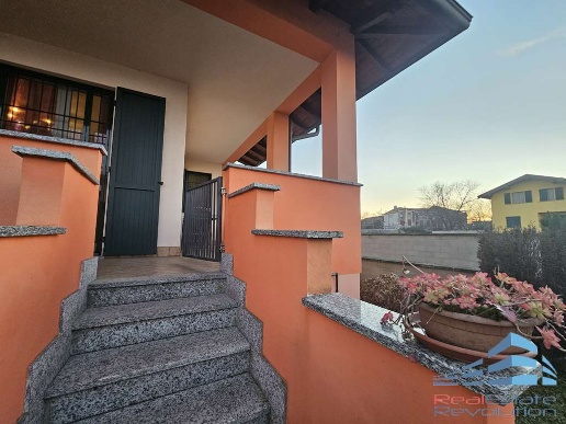 casa indipendente in vendita a Cerano