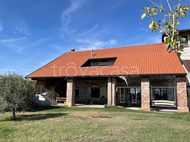 casa indipendente in vendita a Cerano
