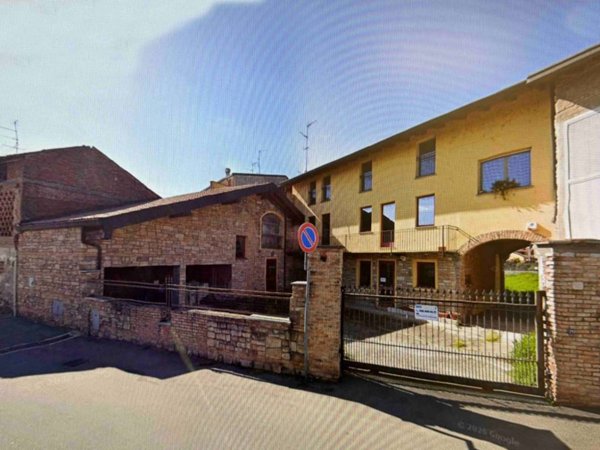 locale commerciale in vendita a Cerano