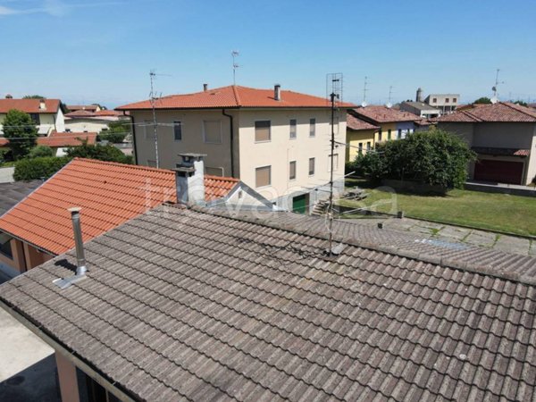 casa indipendente in vendita a Cerano