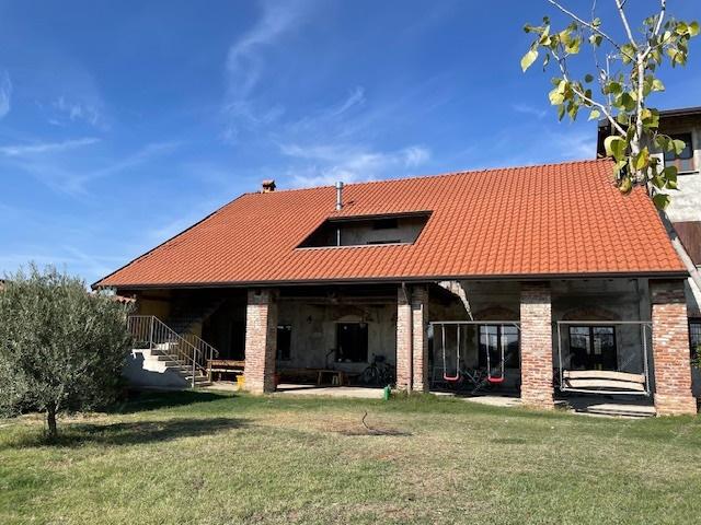 casa indipendente in vendita a Cerano