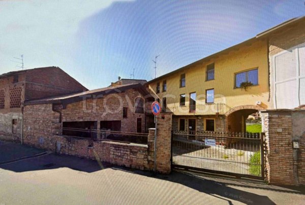 locale commerciale in vendita a Cerano