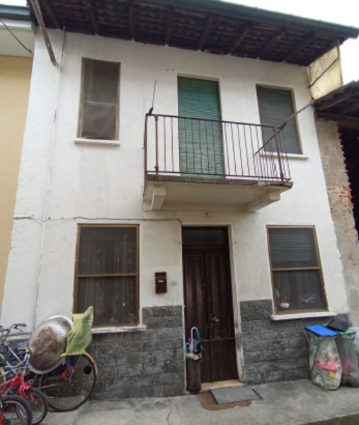 casa indipendente in vendita a Cerano