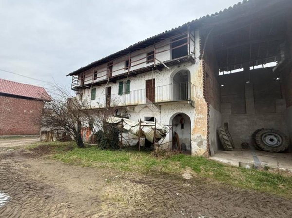 casa indipendente in vendita a Cerano