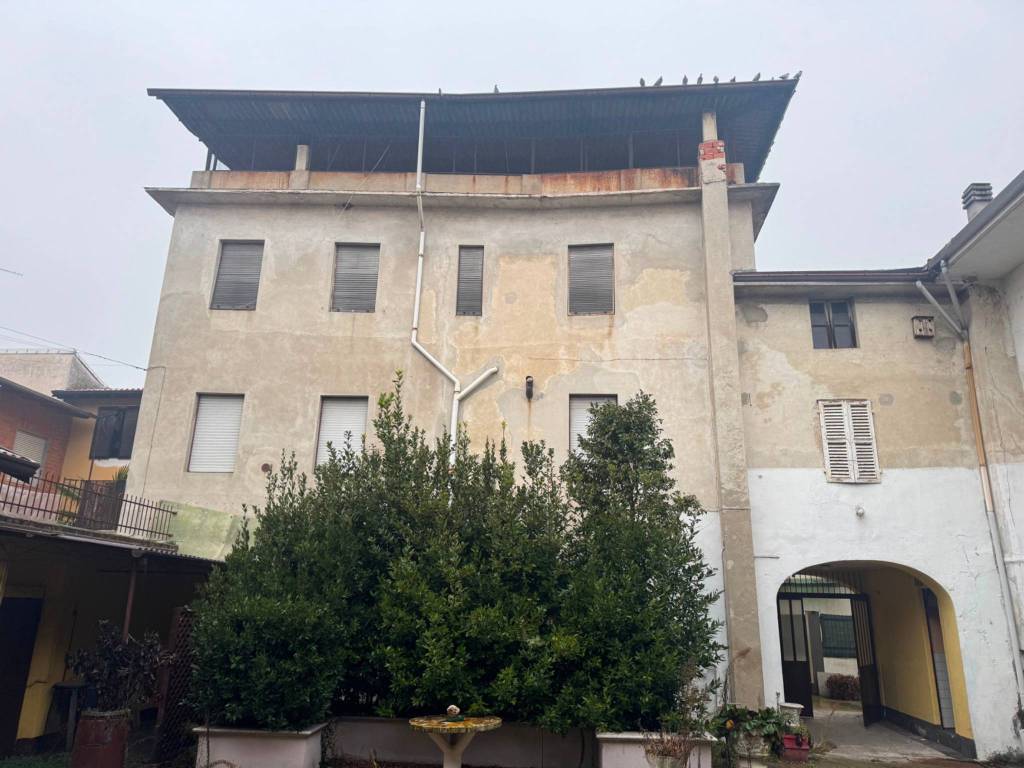 casa indipendente in vendita a Cerano