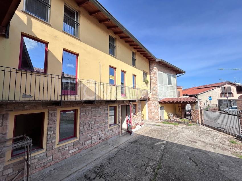 casa indipendente in vendita a Cerano