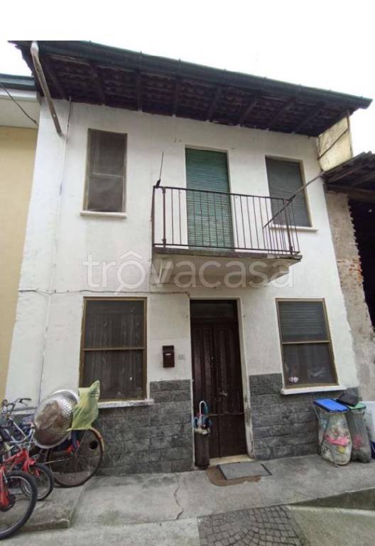 casa indipendente in vendita a Cerano