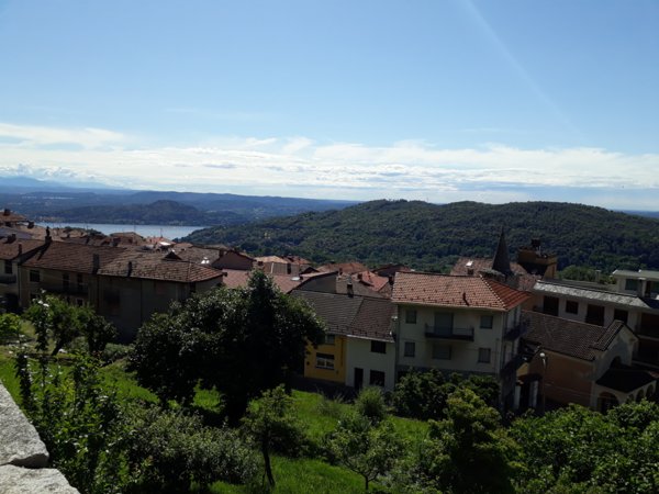 casa indipendente in vendita a Colazza