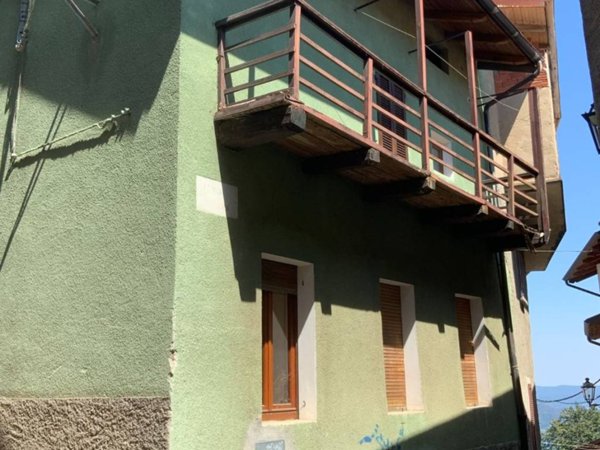 casa indipendente in vendita a Colazza
