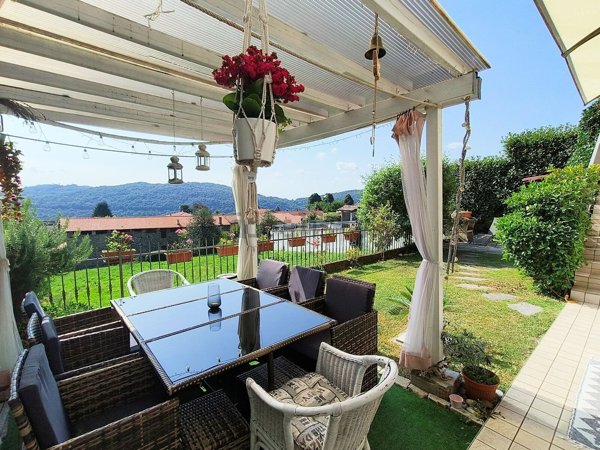 casa indipendente in vendita a Colazza