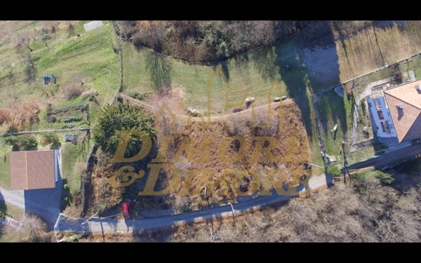 casa indipendente in vendita a Colazza