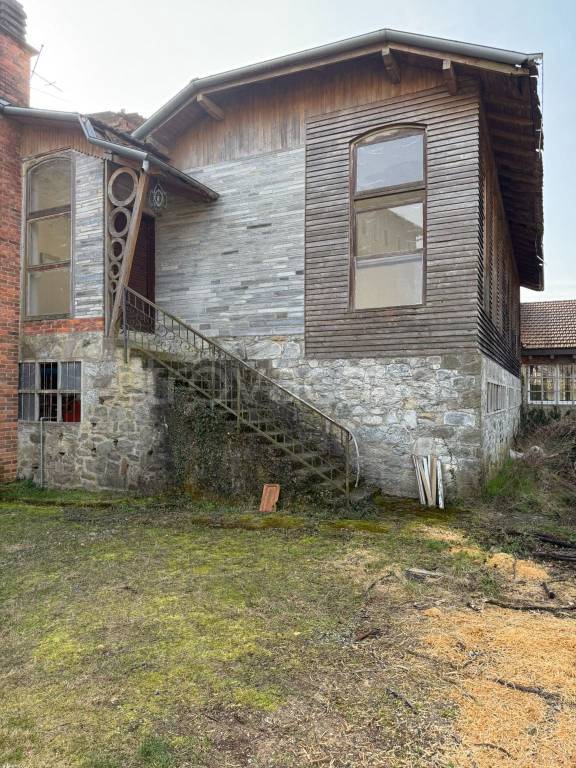casa indipendente in vendita a Colazza