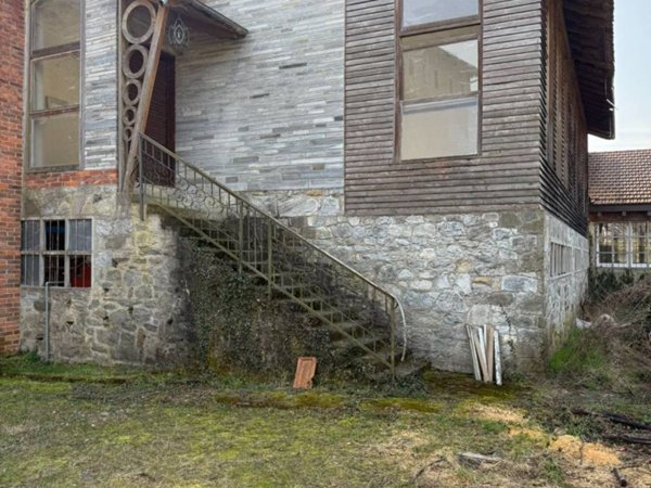 casa indipendente in vendita a Colazza