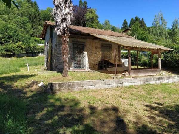 casa indipendente in vendita a Colazza
