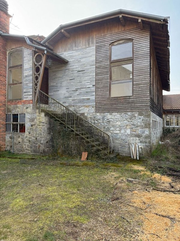 casa indipendente in vendita a Colazza