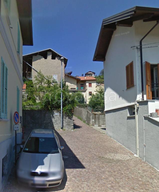 casa indipendente in vendita a Colazza