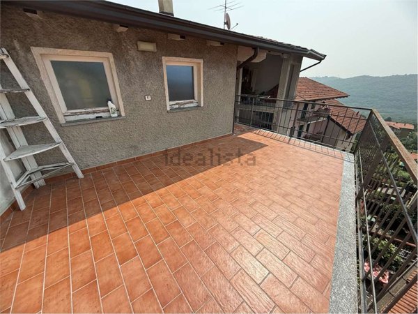 casa semindipendente in vendita a Colazza