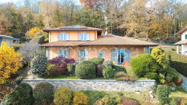 casa indipendente in vendita a Colazza