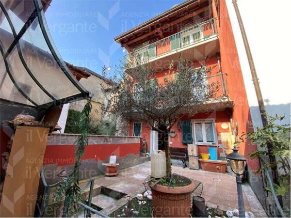 casa indipendente in vendita a Colazza
