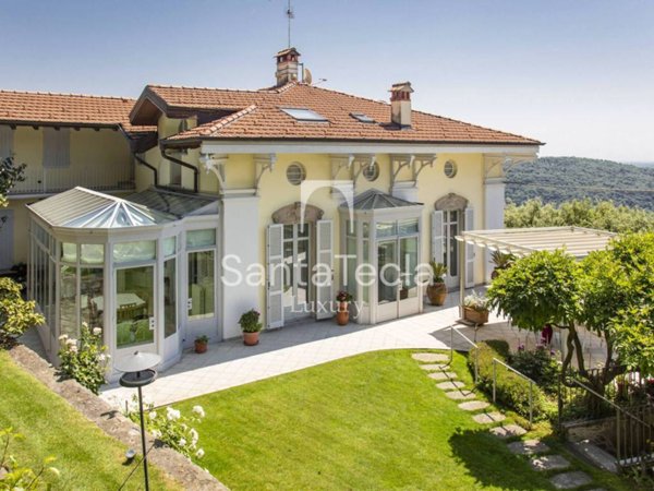 casa indipendente in vendita a Colazza