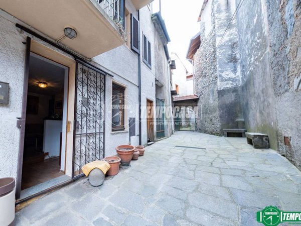 casa indipendente in vendita a Colazza