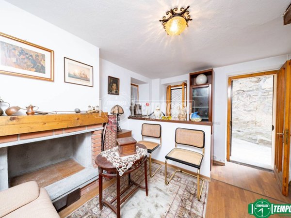 casa indipendente in vendita a Colazza