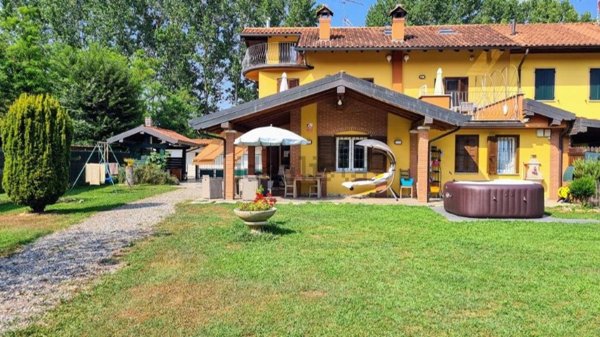 casa indipendente in vendita a Comignago