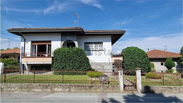 casa indipendente in vendita a Comignago