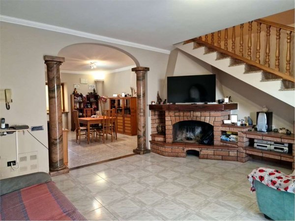 casa semindipendente in vendita a Comignago