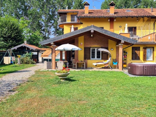 casa indipendente in vendita a Comignago