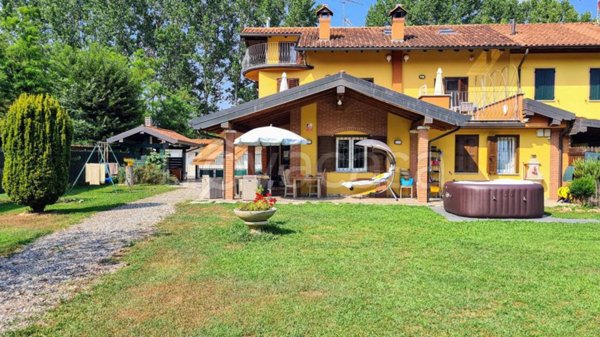 casa indipendente in vendita a Comignago