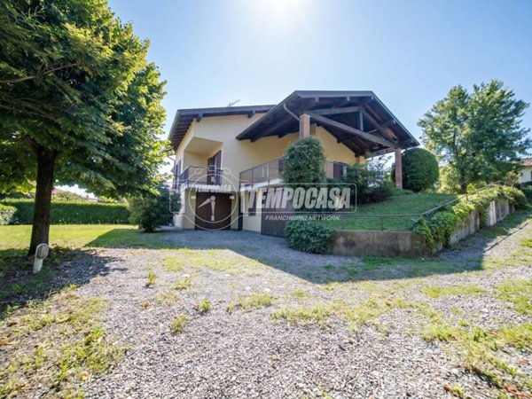 casa indipendente in vendita a Comignago