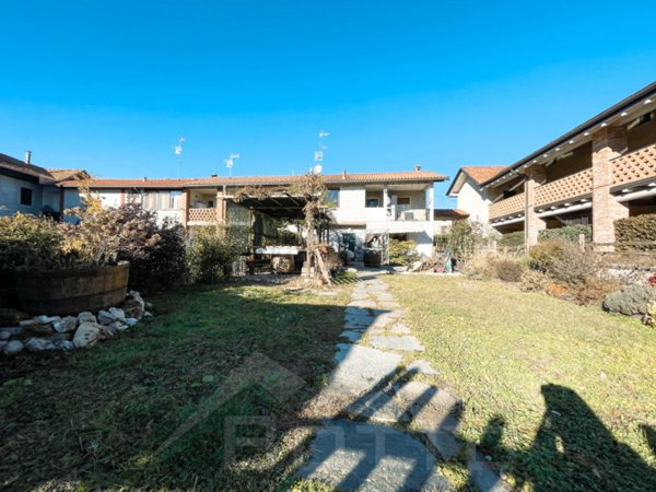 casa indipendente in vendita a Cressa