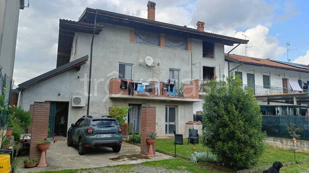 casa indipendente in vendita a Cressa