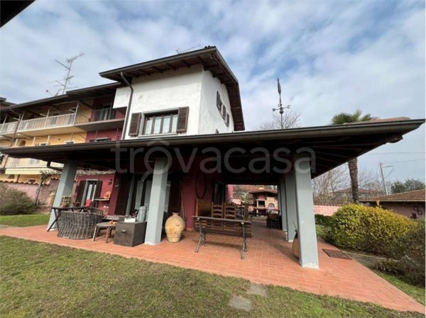casa indipendente in vendita a Cressa