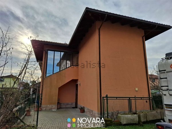 casa semindipendente in vendita a Cressa