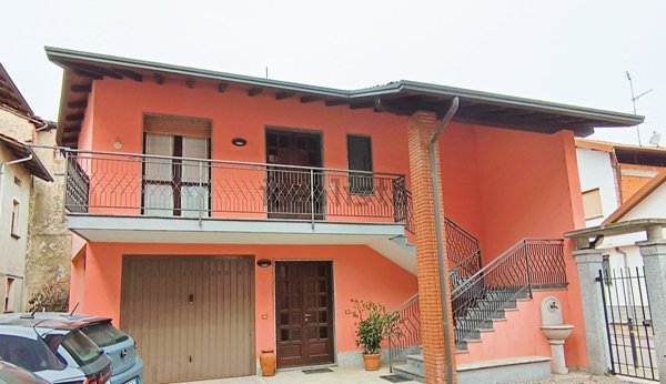 casa indipendente in vendita a Cressa