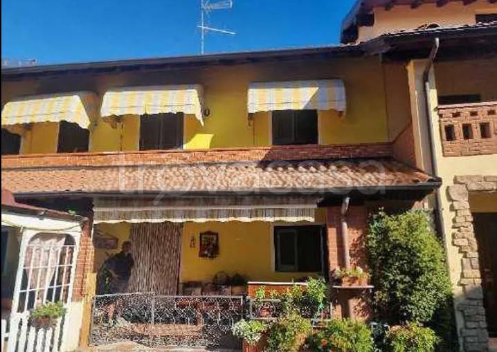 casa indipendente in vendita a Cressa