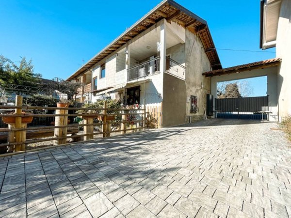 casa indipendente in vendita a Cressa