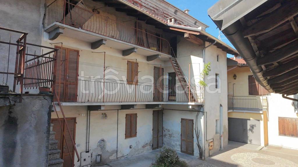 casa indipendente in vendita a Cressa