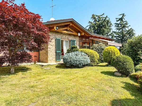 casa indipendente in vendita a Cressa