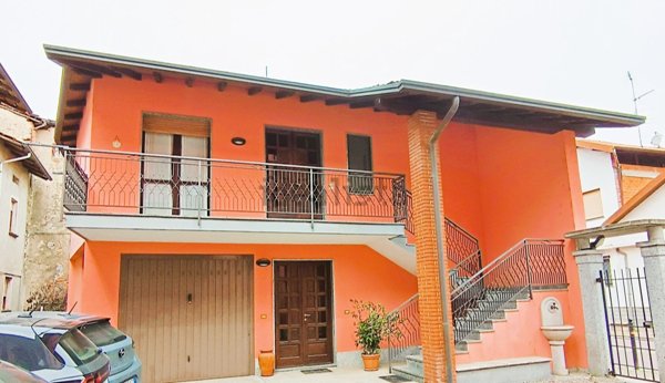 casa indipendente in vendita a Cressa