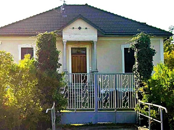 casa indipendente in vendita a Cressa