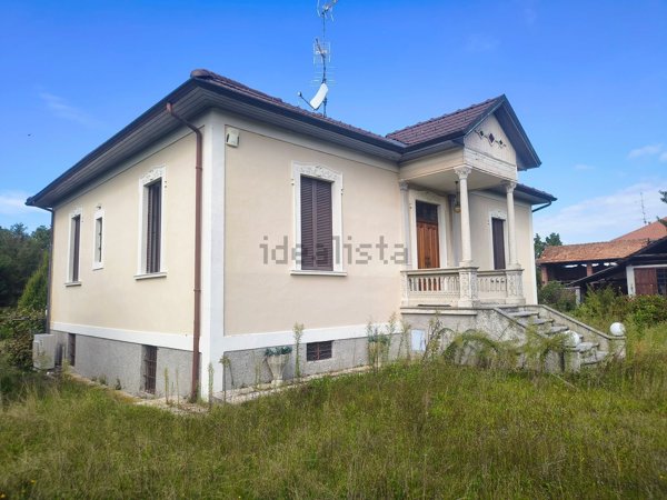 casa indipendente in vendita a Cressa