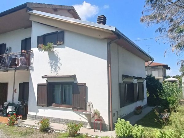 casa indipendente in vendita a Cressa