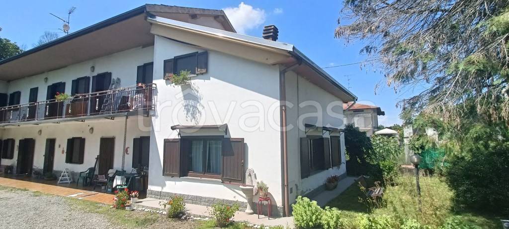 casa indipendente in vendita a Cressa