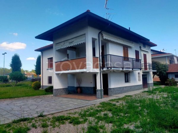 casa indipendente in vendita a Cressa