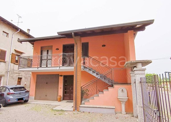casa indipendente in vendita a Cressa
