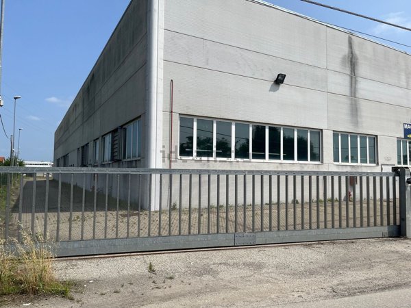 ufficio in vendita a Cressa